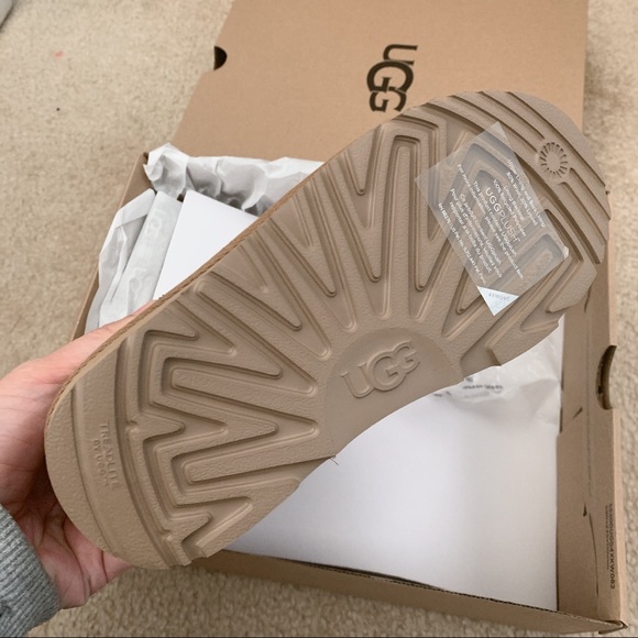 Ugg Classic II Graphic Stitch Boots - Picture 3 of 4